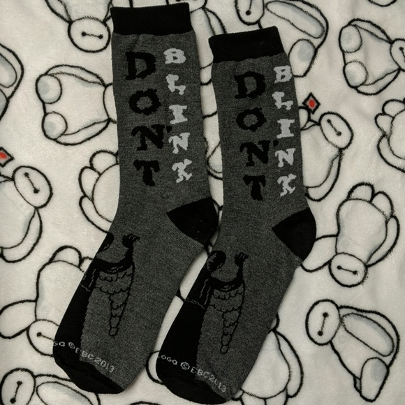 NWOT Doctor Who "Don't Blink" Weeping Angels Socks - Picture 2 of 3